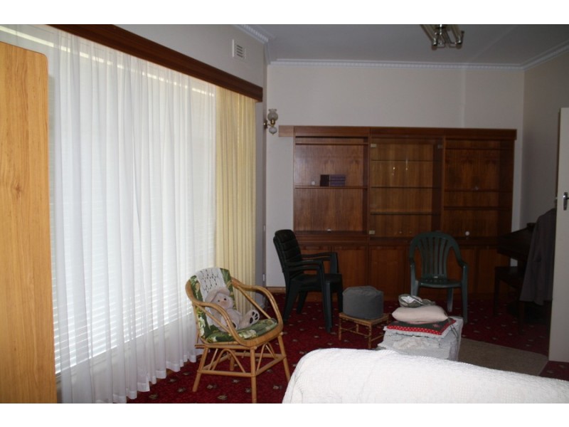 8 Randall Street, Tantanoola SA 5280