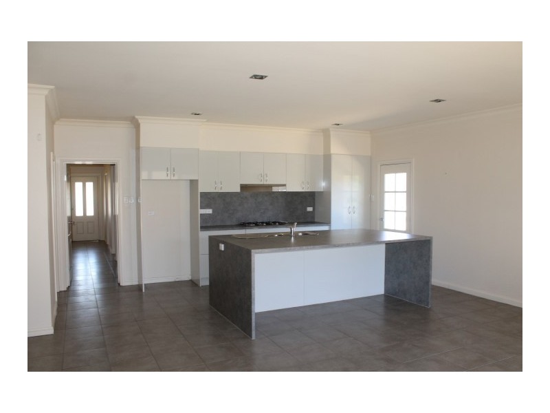 4 Watts Avenue, Millicent SA 5280
