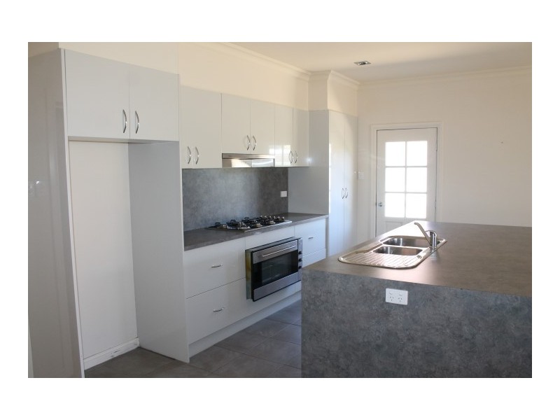 4 Watts Avenue, Millicent SA 5280