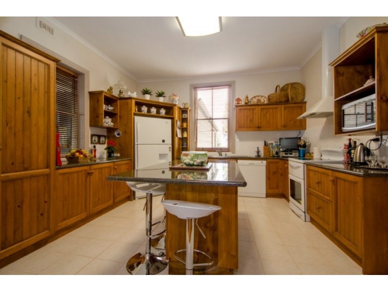 4 Queens Avenue, Mount Gambier SA 5290