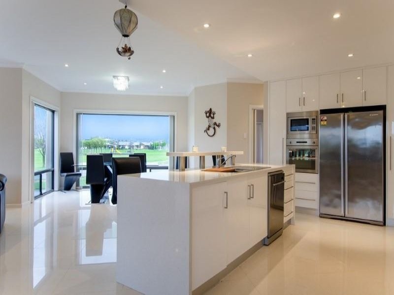 8 Oakridge Crescent, Mount Gambier SA 5290