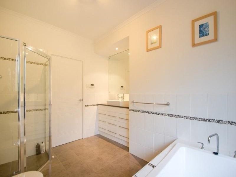 8 Oakridge Crescent, Mount Gambier SA 5290