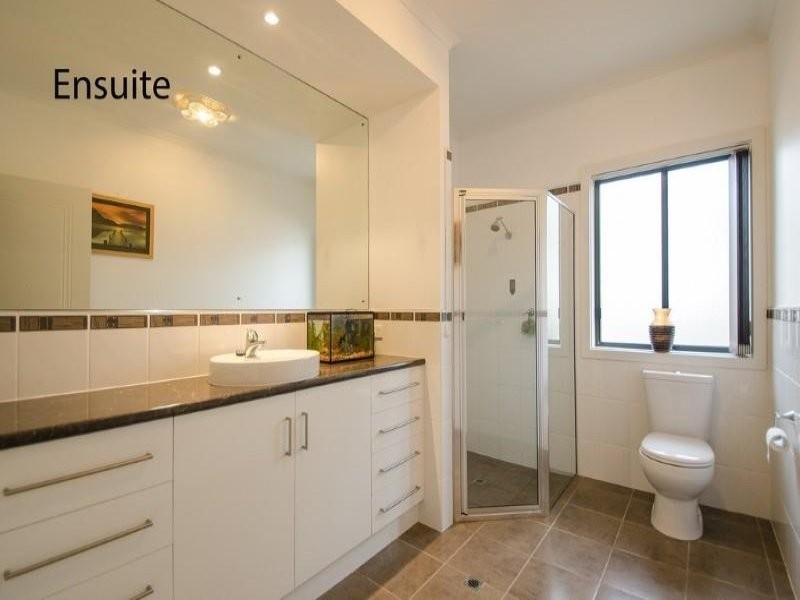 8 Oakridge Crescent, Mount Gambier SA 5290