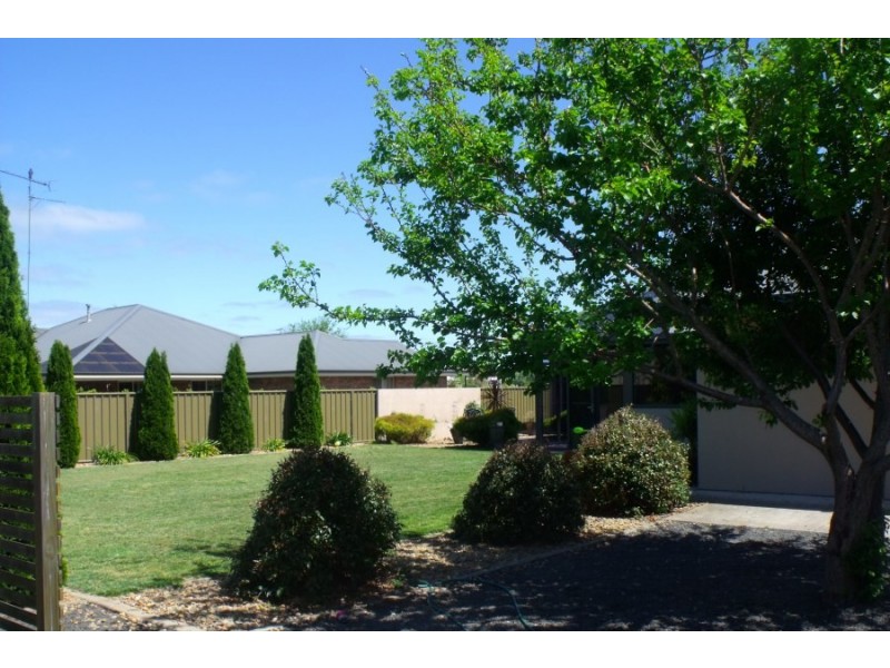 8 Oakridge Crescent, Mount Gambier SA 5290