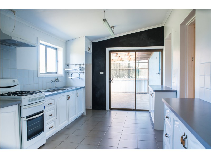 12 North Terrace, Tantanoola SA 5280