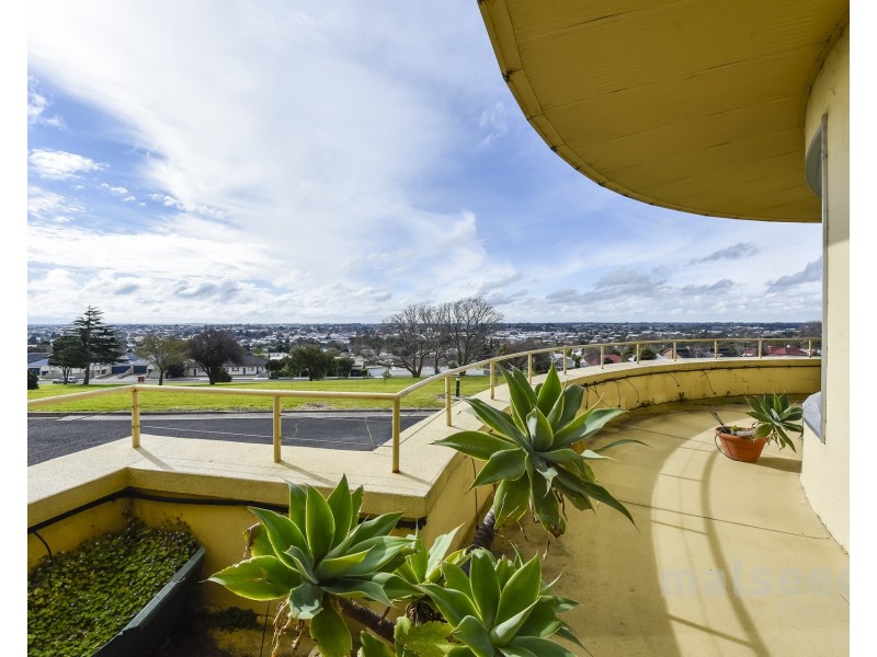 Level G/001/3 Lake West Terrace, Mount Gambier SA 5290