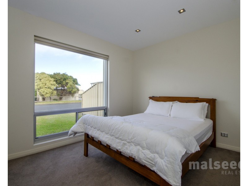 86 Meylin Street, Port Macdonnell SA 5291