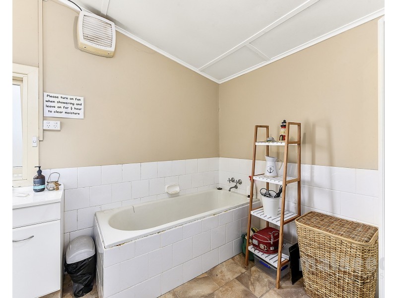 22 Milstead Street, Port Macdonnell SA 5291