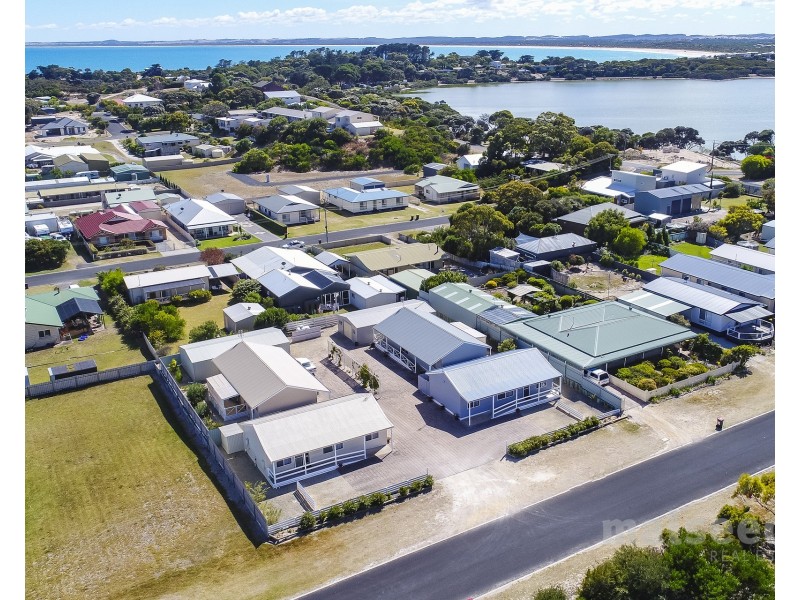 33-35 Thompson Road, Robe SA 5276