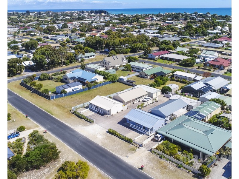 33-35 Thompson Road, Robe SA 5276