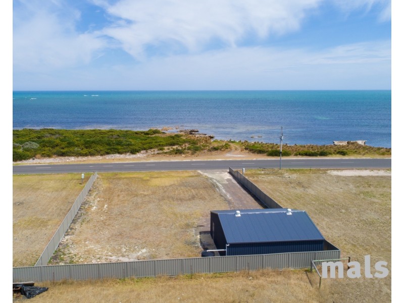 18 Pelican Point Road, Blackfellows Caves SA 5291