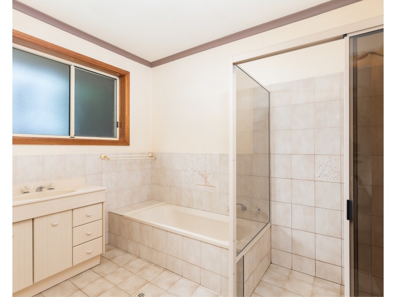 1 Kowine Crescent, Mount Gambier SA 5290