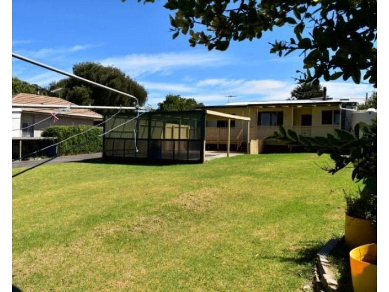 16 Ireland Street, Millicent SA 5280