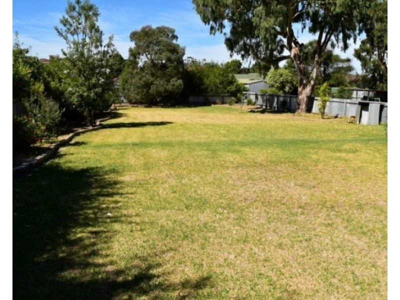 16 Ireland Street, Millicent SA 5280