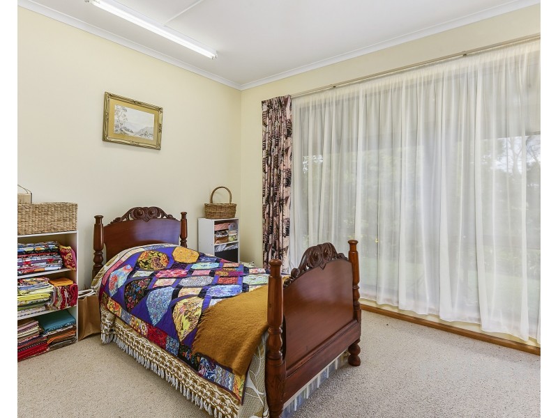 11 Comaum Avenue, Mount Gambier SA 5290
