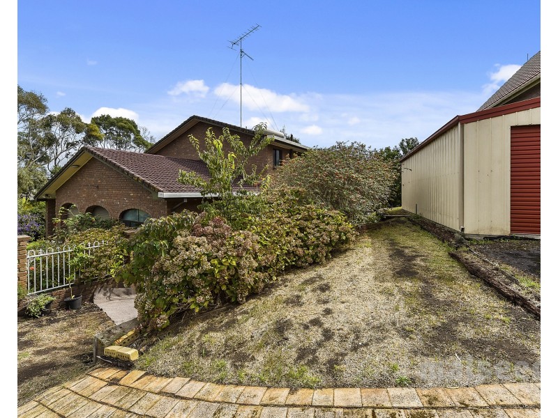 11 Comaum Avenue, Mount Gambier SA 5290