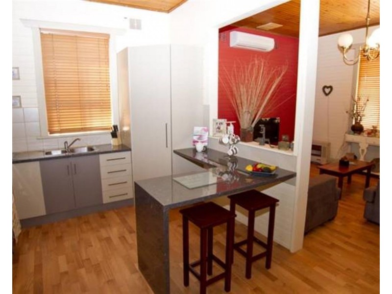 1 Arthur Street, Beachport SA 5280