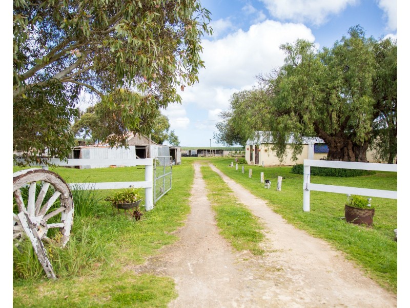 25 Kain Road, Caroline SA 5291