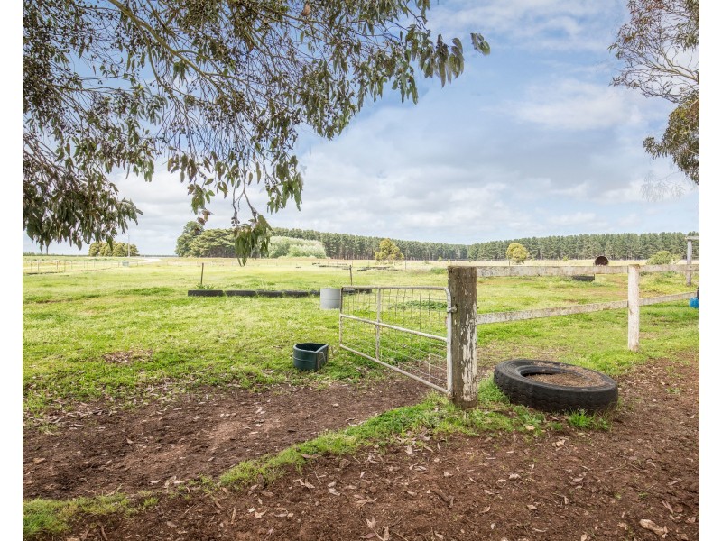 25 Kain Road, Caroline SA 5291