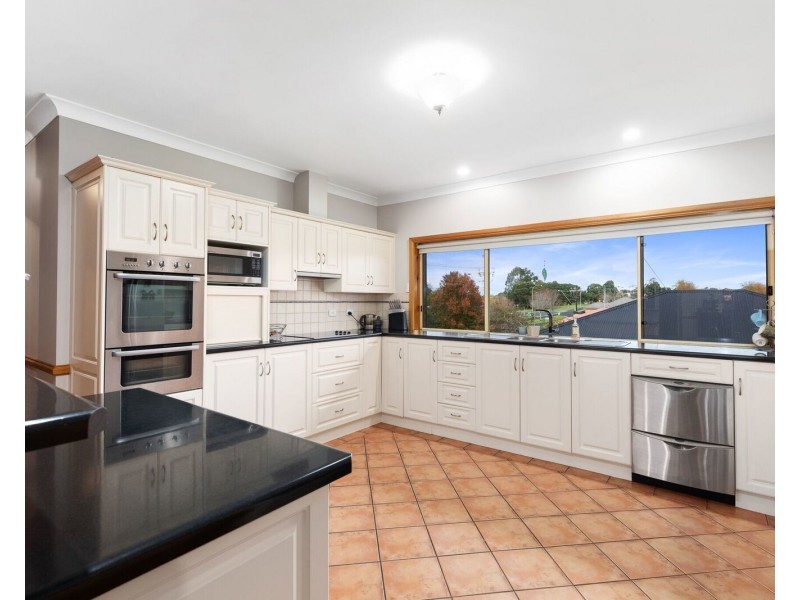 6 Hill Crescent, Mount Gambier SA 5290