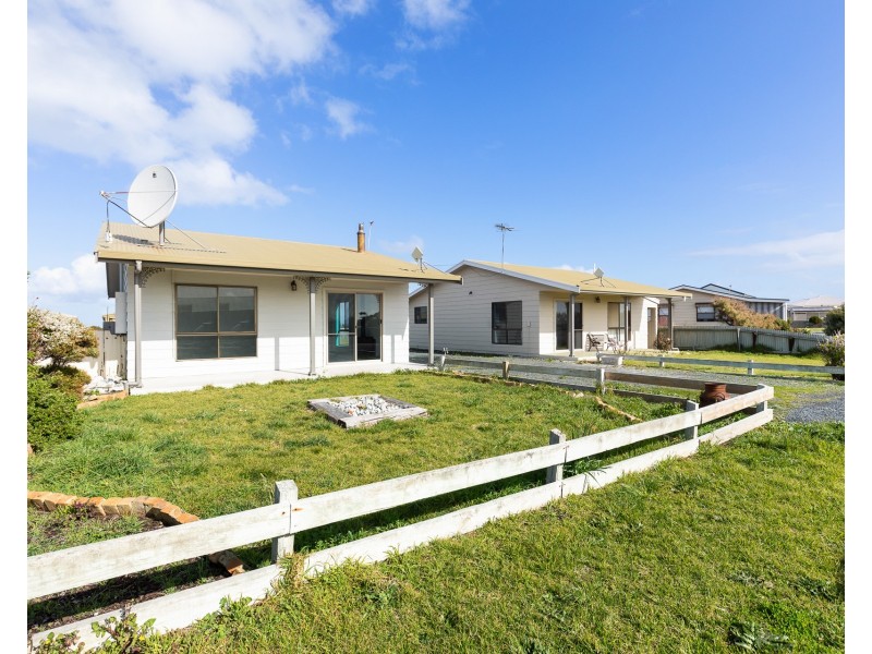 16 & 16A Livingston Street, Blackfellows Caves SA 5291