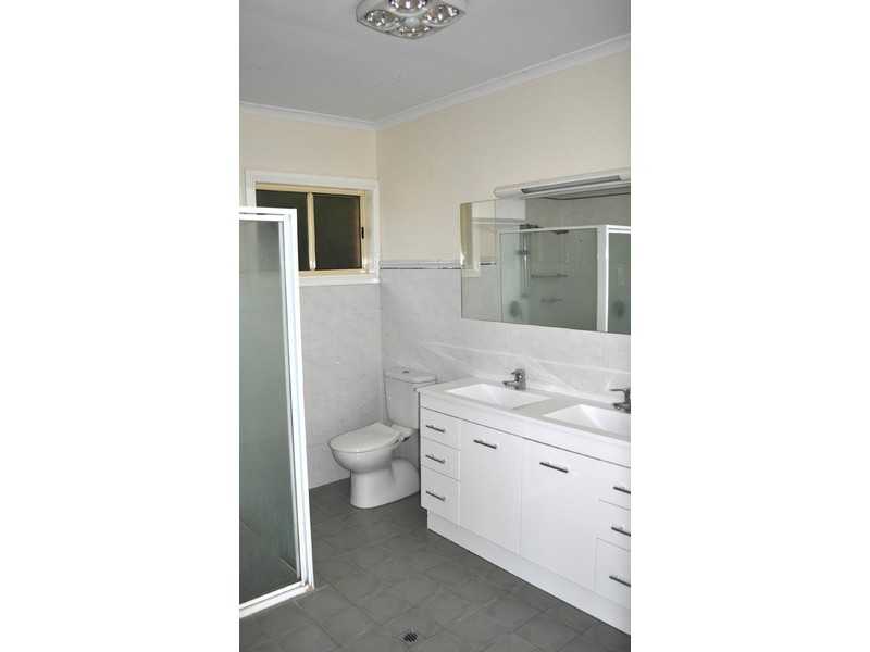 19 Vivienne Avenue, Mount Gambier SA 5290