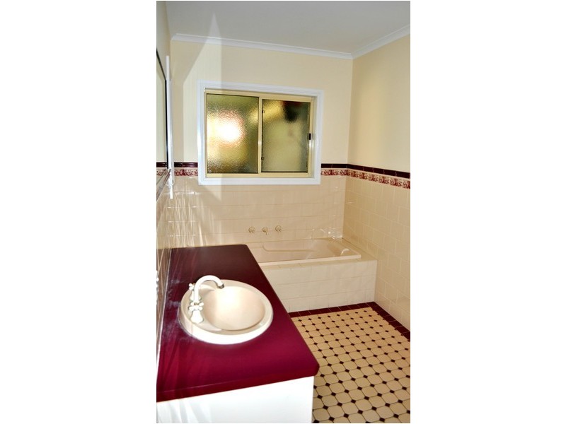 19 Vivienne Avenue, Mount Gambier SA 5290