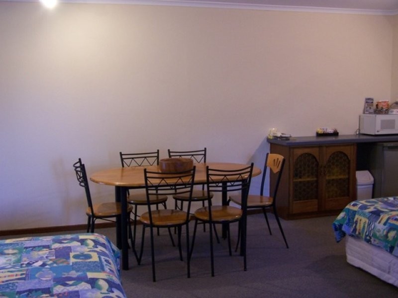 13 Railway Terrace, Beachport SA 5280