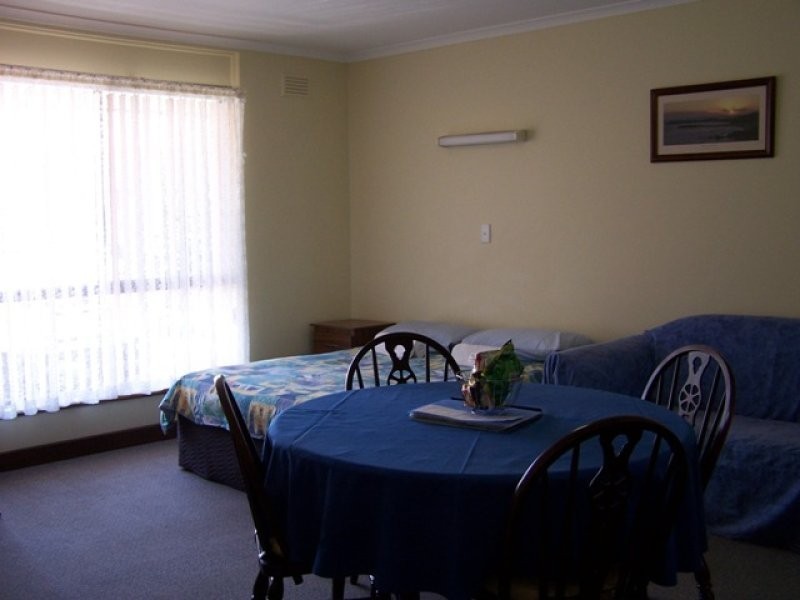 13 Railway Terrace, Beachport SA 5280