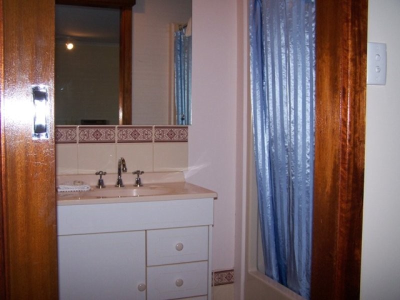 13 Railway Terrace, Beachport SA 5280