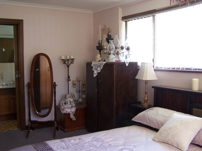 13 Railway Terrace, Beachport SA 5280