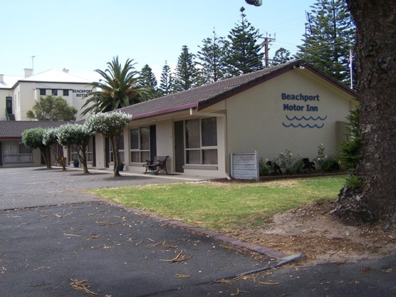 13 Railway Terrace, Beachport SA 5280