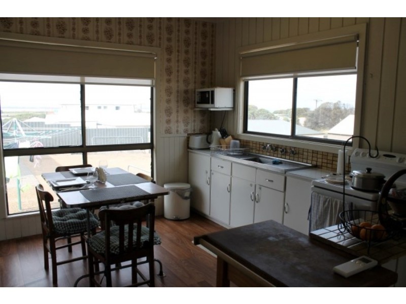 12 Arthur Street, Beachport SA 5280