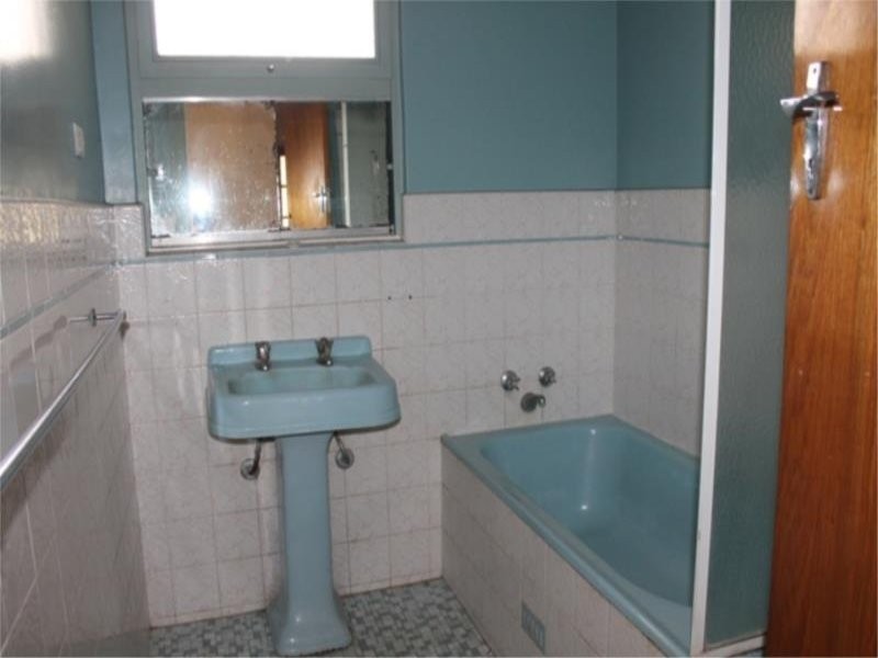 23 Mowbray Street, Millicent SA 5280