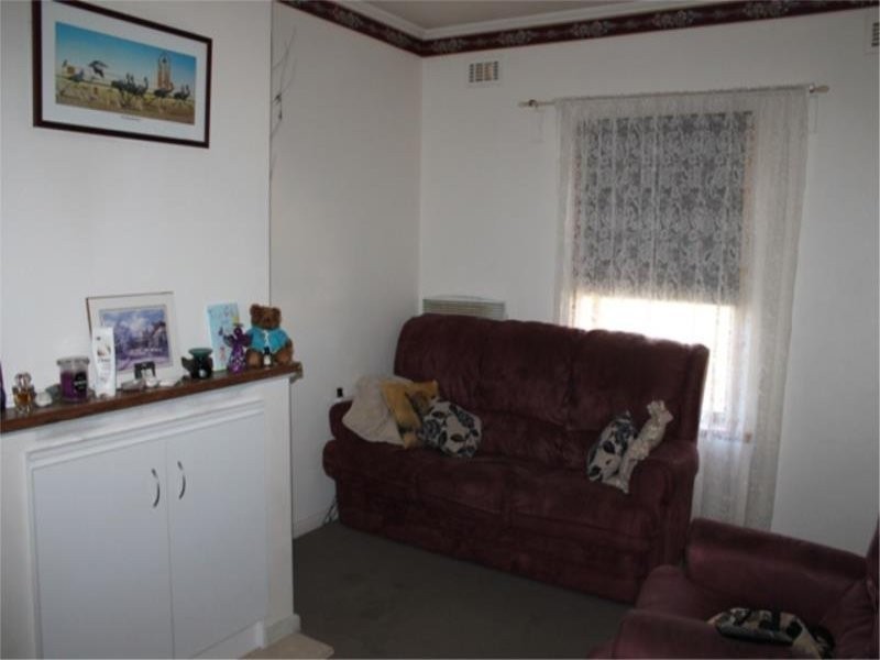 13 Degaris Street, Millicent SA 5280