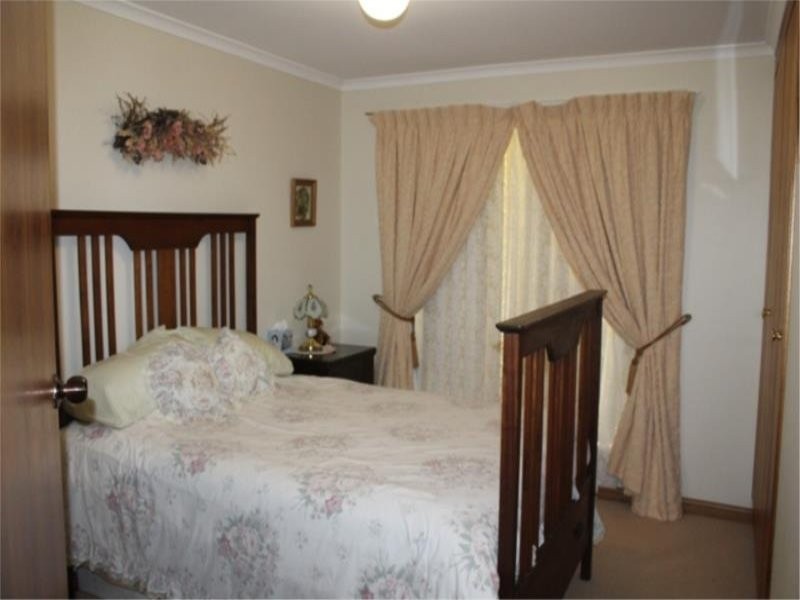 21 Wattle Road, Millicent SA 5280