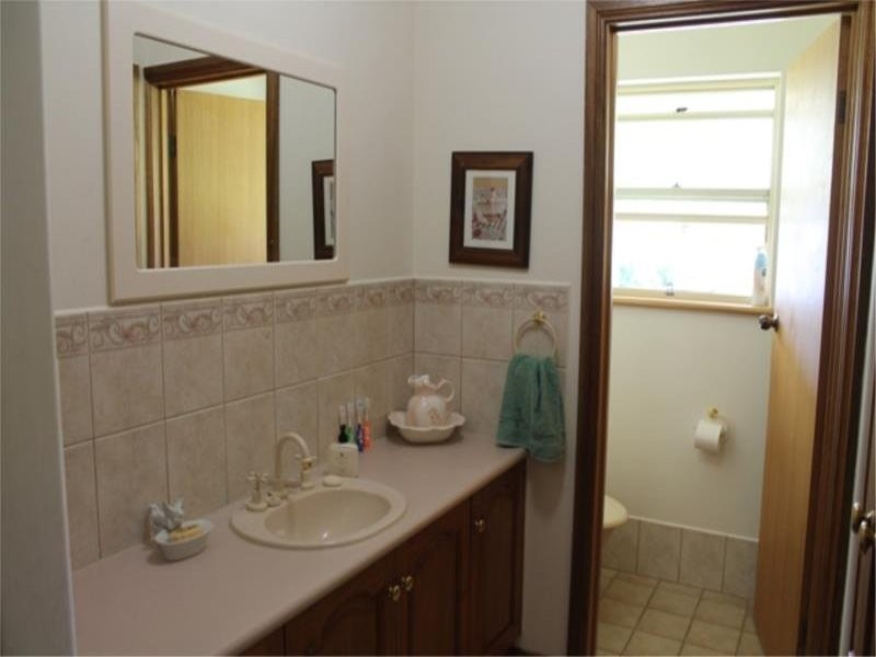 21 Wattle Road, Millicent SA 5280