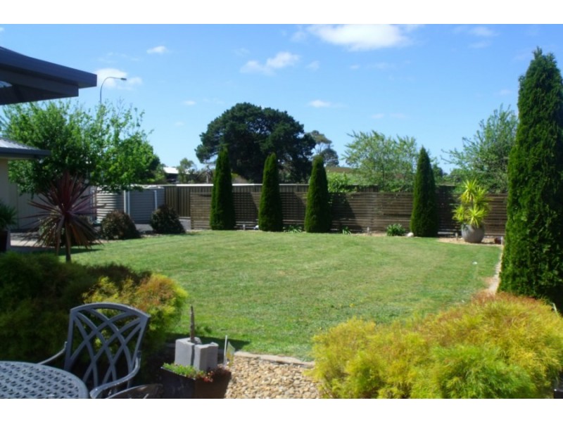 8 Oakridge Crescent, Mount Gambier SA 5290