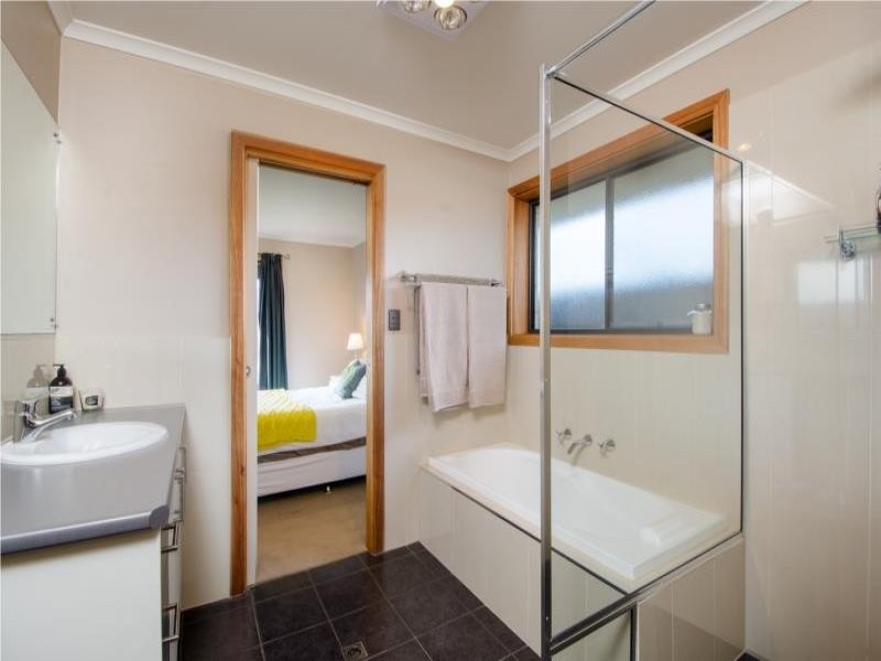 8 Harrington Street, Millicent SA 5280