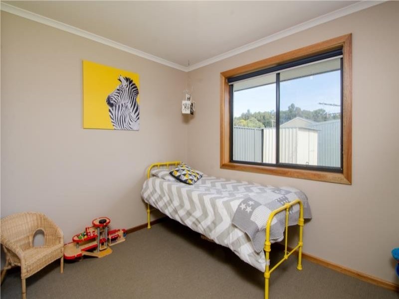 8 Harrington Street, Millicent SA 5280