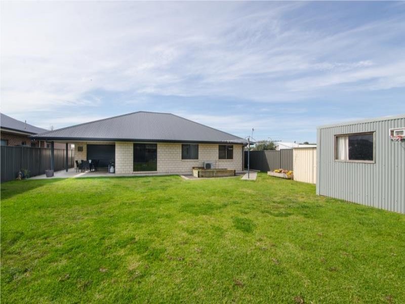 8 Harrington Street, Millicent SA 5280