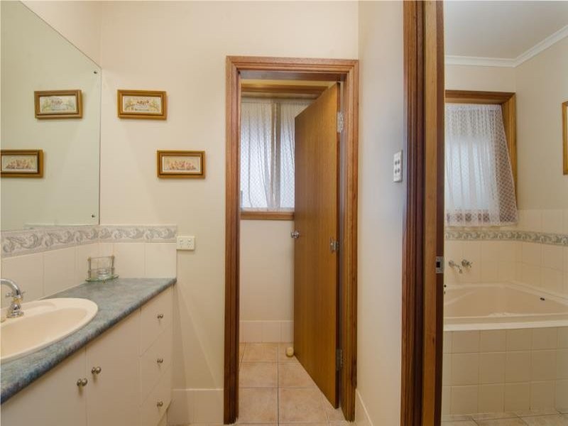 12 Sutherland Road, Millicent SA 5280