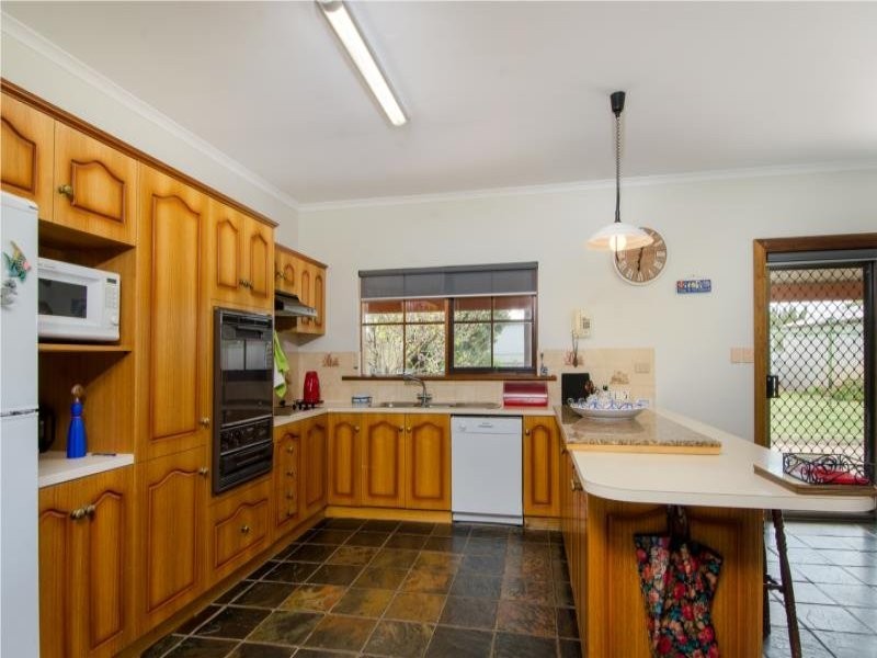 4 Sargent Close, Robe SA 5276