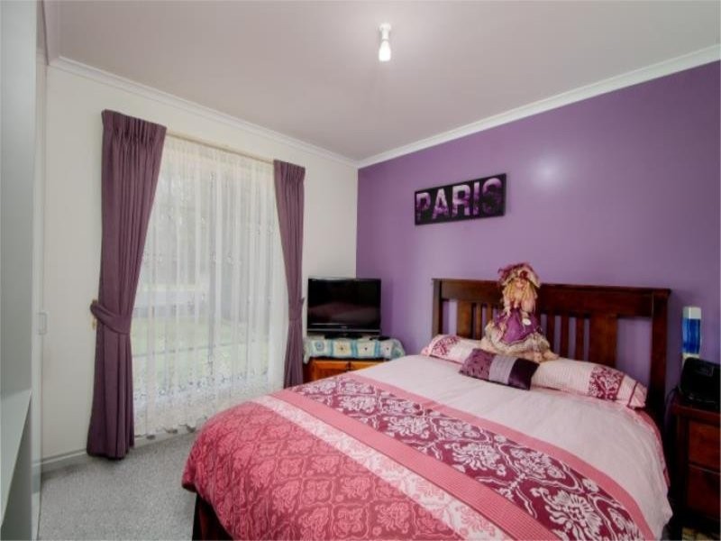 16 Arthur Street, Tarpeena SA 5277