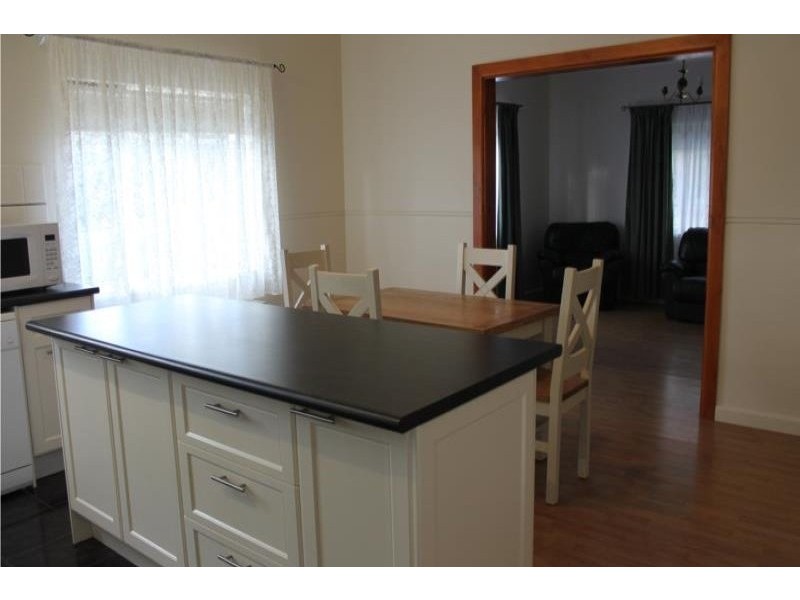 35 Adelaide Road, Millicent SA 5280