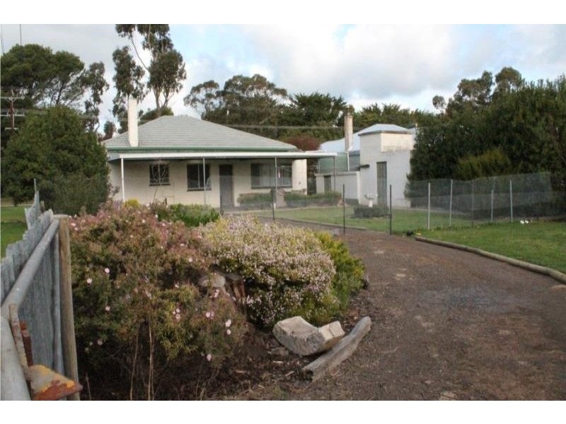 35 Adelaide Road, Millicent SA 5280