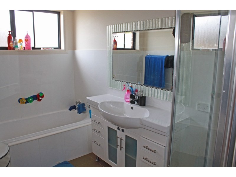 42 Bunya Pines Court, West Kempsey NSW 2440