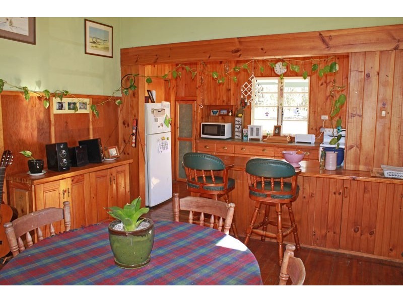 2 Silverwood Avenue, Temagog NSW 2440