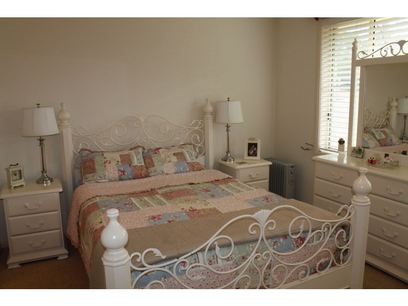 2 Grants Close, South Kempsey NSW 2440