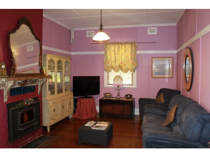 27 Macquarie Street, South Kempsey NSW 2440